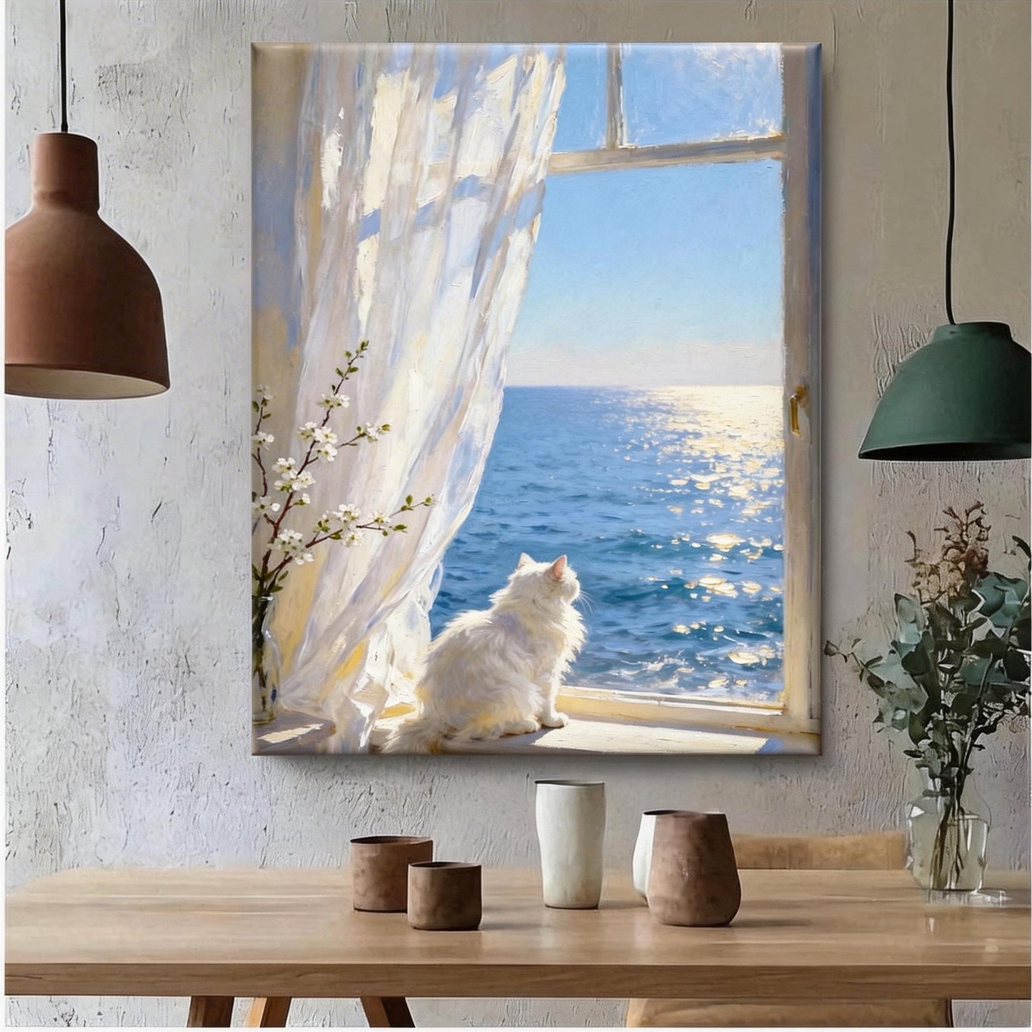 Katze am Fenster mit Blick aufs Meer