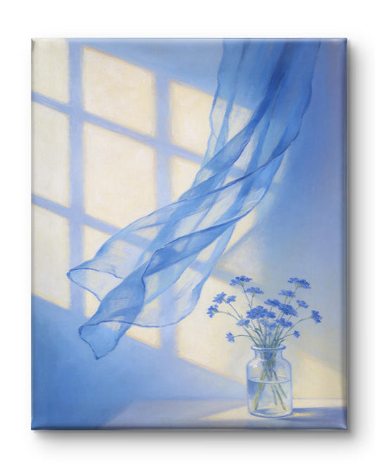 Morgenlicht und blauer Vorhang